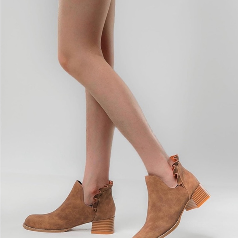 Brown Ruffled Ankle Boots, Slip On, Size 7 Retails $82 NWOT - Picture 1 of 6